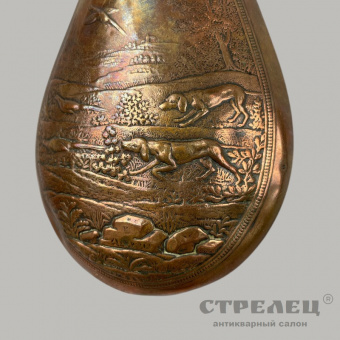 картинка пороховница для чёрного пороха. европа, 19 век